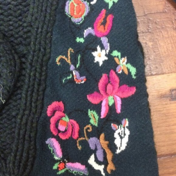 Rare ANTHRO  Sleeping On Snow Embroidered Stitched Flora Cardigan Sweate… - Picture 6 of 7